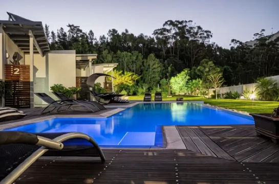 A Riverbed Guesthouse