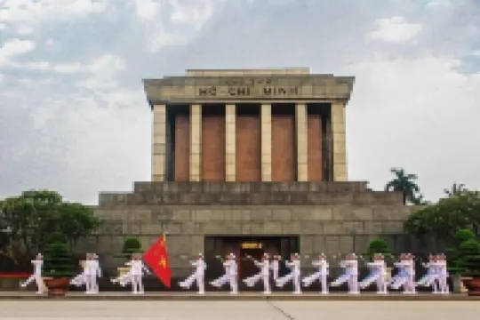 โรงแรมรอยัล โรงแรมใกล้วิหารวรรณกรรม & มหาวิทยาลัยนานาชาติ