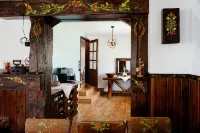 La Colțul Castelului Bran