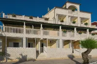 Luxury Bellavista Amazing Sea Holidays with Private Beach & Parking