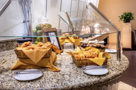 Anaheim Majestic Garden Hotel