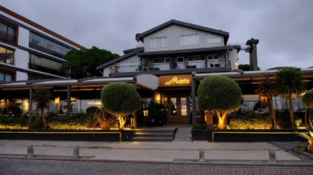 مارين أوتل آند ريستورانت فنادق في 