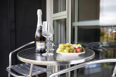 Clearbrook Motel & Serviced Apartments