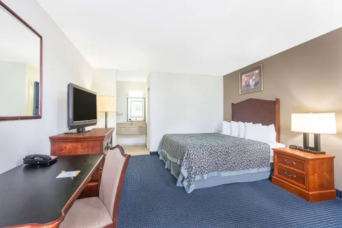 Days Inn by Wyndham Arlington Pentagon - Wifi
