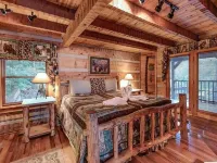 3 Bedroom, 3 bathroom and 3 living rooms!  Family owned and located in mountains Hotel in zona Wears Valley