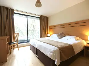Lodge Drive Serviced Apartments