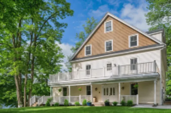 Lakehouse Inn Отели в г. 