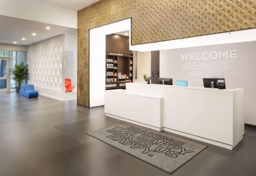 햄프턴 인 & 스위트 다운타운 외관