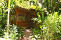 Licensed 2 Bedroom Cabin Close to San Ignacio, Local Dining, and Adventure Tours