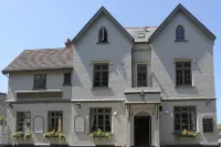 Prince of Wales Hotels in Newport