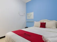 RedDoorz @ Garden Boulevard Citra Raya Tangerang Hotels in Panongan