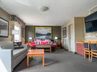 Super 8 by Wyndham Edmonton South