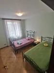 Camellia cottage a 4-minute drive away from public swimming pool for a fee