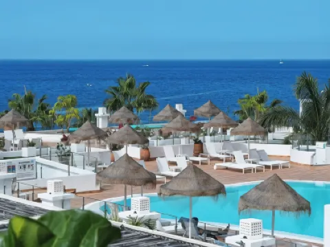 Flamingo Beach Mate Hotels in 