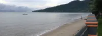 Pia Hotel Pandan Beach Resort فنادق في Central Tapanuli Regency