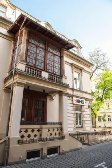 Home Aparthotel Отели рядом с достопримечательностью «Костёл Андрея Первозванного»