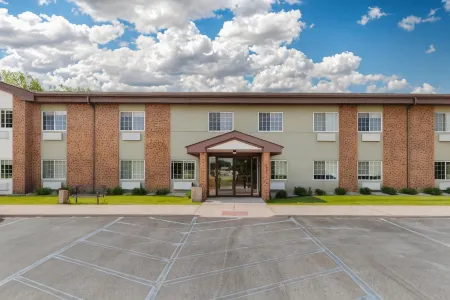 Quality Inn Chesterton Near Indiana Dunes National Park I-94