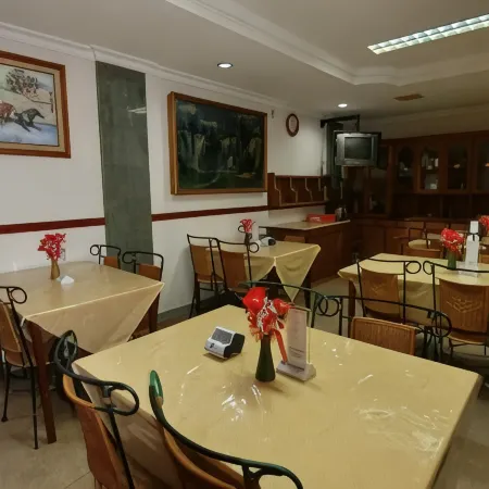 Hotel Super 888 Отели в г. Танджунг-Балай-Каримун