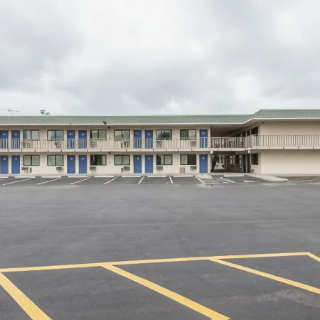 Motel 6 Kansas City, MO - Airport