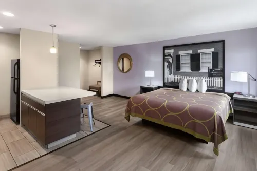 Super 8 by Wyndham Copley Akron