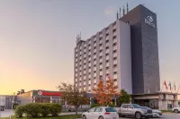 Delta Hotels Saguenay Conference Centre Hotels in Saguenay