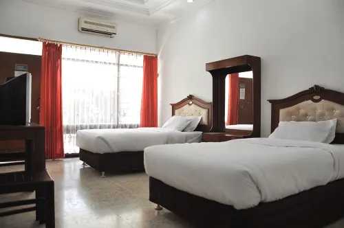Hotel Aman Karanganyar Hotel di Sempor