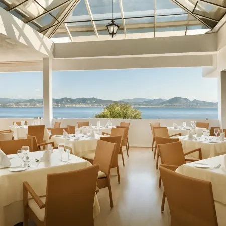 Ramada by Wyndham Loutraki Poseidon Resort
