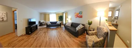 3B Spacious Home+ Free Parking Near Chicago O'Hare