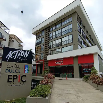 Epic Suite 302 Deluxe Airport Hôtels à : 