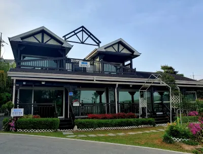 Seosan the Blue Ocean Pension Hotels near Beolcheon Auto Campground