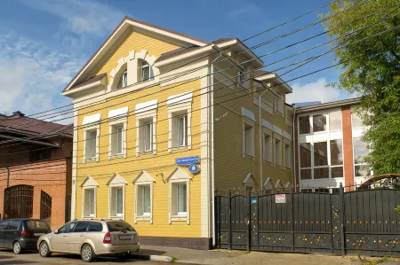 Tver'-Tsentr Mini Hotel Отели рядом с достопримечательностью «Памятник И.А. Крылову»