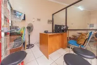 RedDoorz Syariah Near Exit Toll Subang Hotel dekat Kp Cikareo Rw 09 Rt 17