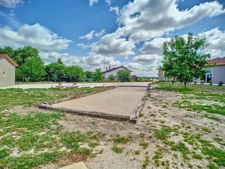 In the countryside between Lac du Der and the lakes and forests of the Orient, Le Râle d'eau Отели в г. Жонкрёй