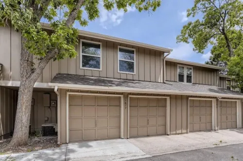 Newly Renovated Two-Story Townhouse w/Two Car Garage Close to the Mountains Hotels in Ken Caryl