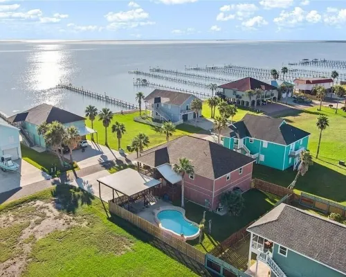 Perfect getaway for all!  Fish and hunt with all the comforts of home! Hotels in Willacy County