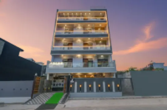 FabHotel la Corporate Suite