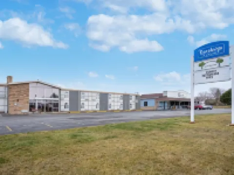 Travelodge by Wyndham Sarnia Hotels in Sarnia