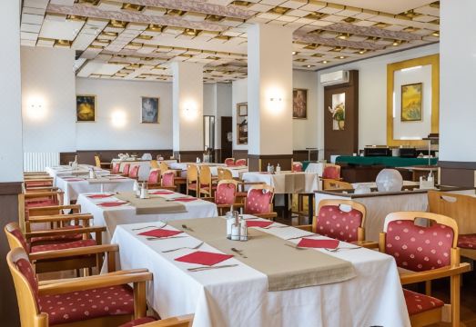 호텔 조식 및 로비 전경