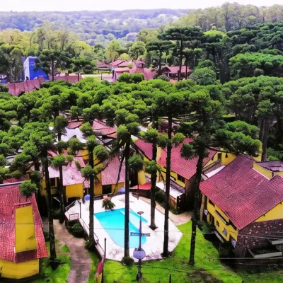 Estalagem Vila Suzana - Quadra de Beach Tennis Indoor Hotels near Wax Museum
