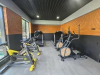 Beverly Hills: Hotel and Business - Gym