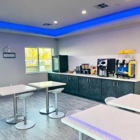 Crystal Inn Отели рядом с достопримечательностью «Торговый центр Greenspoint»