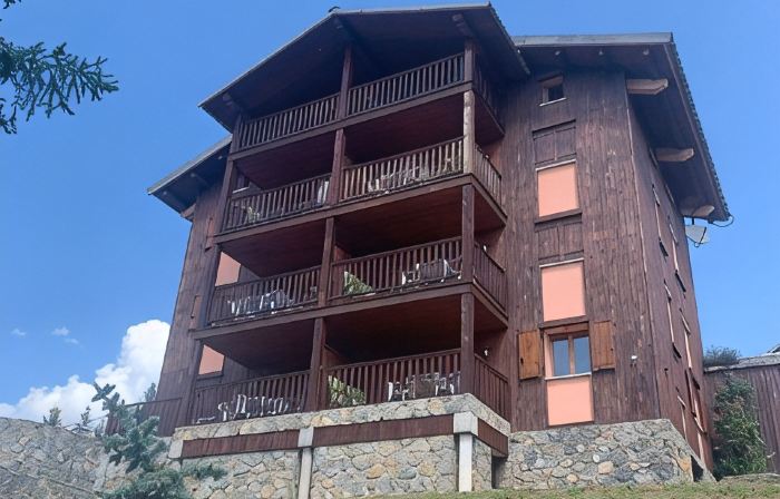 Apartment 2 p 6 sleeps comfort in chalet in Valberg. private parking