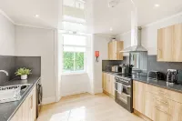 Spacious City Apartment - Dunfermline - 4 stjerner