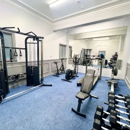 Coastal 1-Bed Apt w/ Free Gym, Parking & Garden