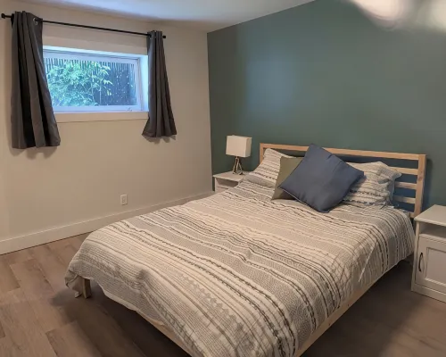 Come On Inn-recently renovated basement suite. Hotels in Jasper