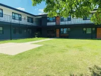 Lovely Designer 1 Bedroom with Free Parking - Apartments