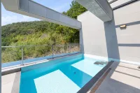 Geoje Party Regina Pool Villa - Private Pools