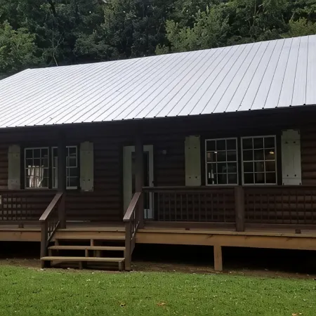 Authentic Cabin and Outstanding Location