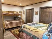 Luxury Lakehouse - Private Dock & Small Beach, Kayaks, and Fire Pit Near Acadia.