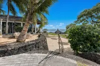 Grand Sahāna 3 | Beachfront Studio Apartment | Digital Nomad Complex のホテル